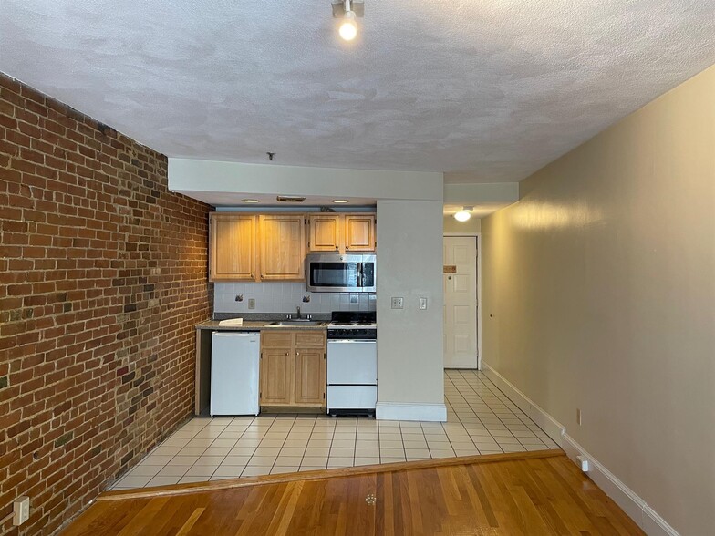 Building Photo - 12 Mount Auburn St