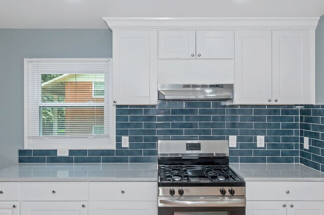 Building Photo - WELCOME HOME!