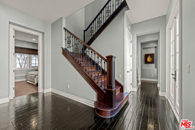 Building Photo - 25400 Prado De Las Peras