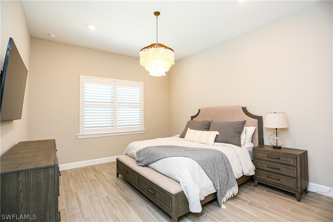 Building Photo - 9716 Everglades Dr