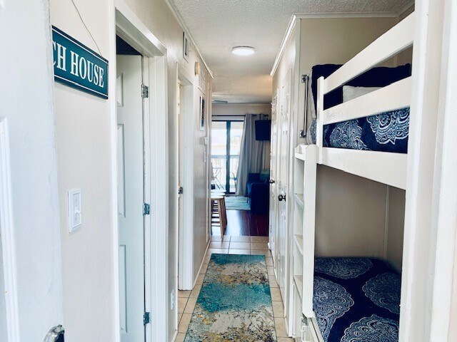 Building Photo - 6102 Seawall Blvd