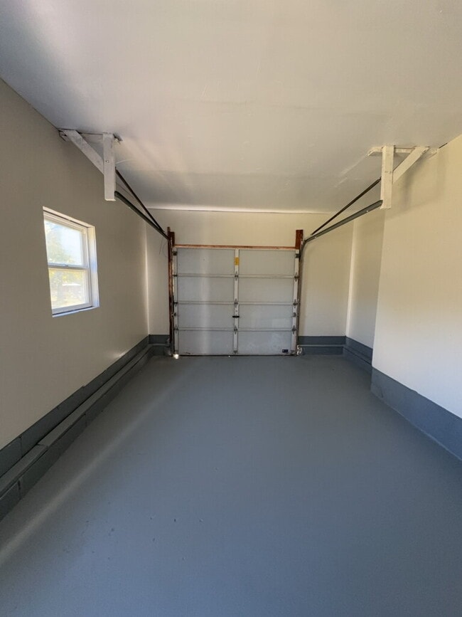 Building Photo - 415 Sterling Rd