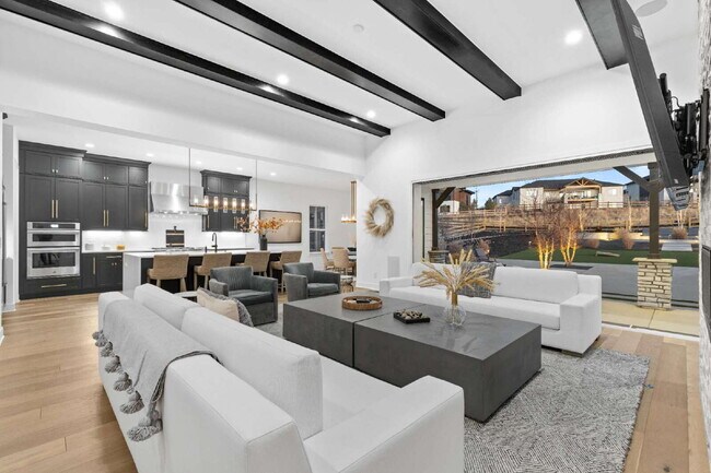 Building Photo - Colorado Luxury Redefined | Custom Ranch with Exceptional Outdoor Living & Designer Finishes