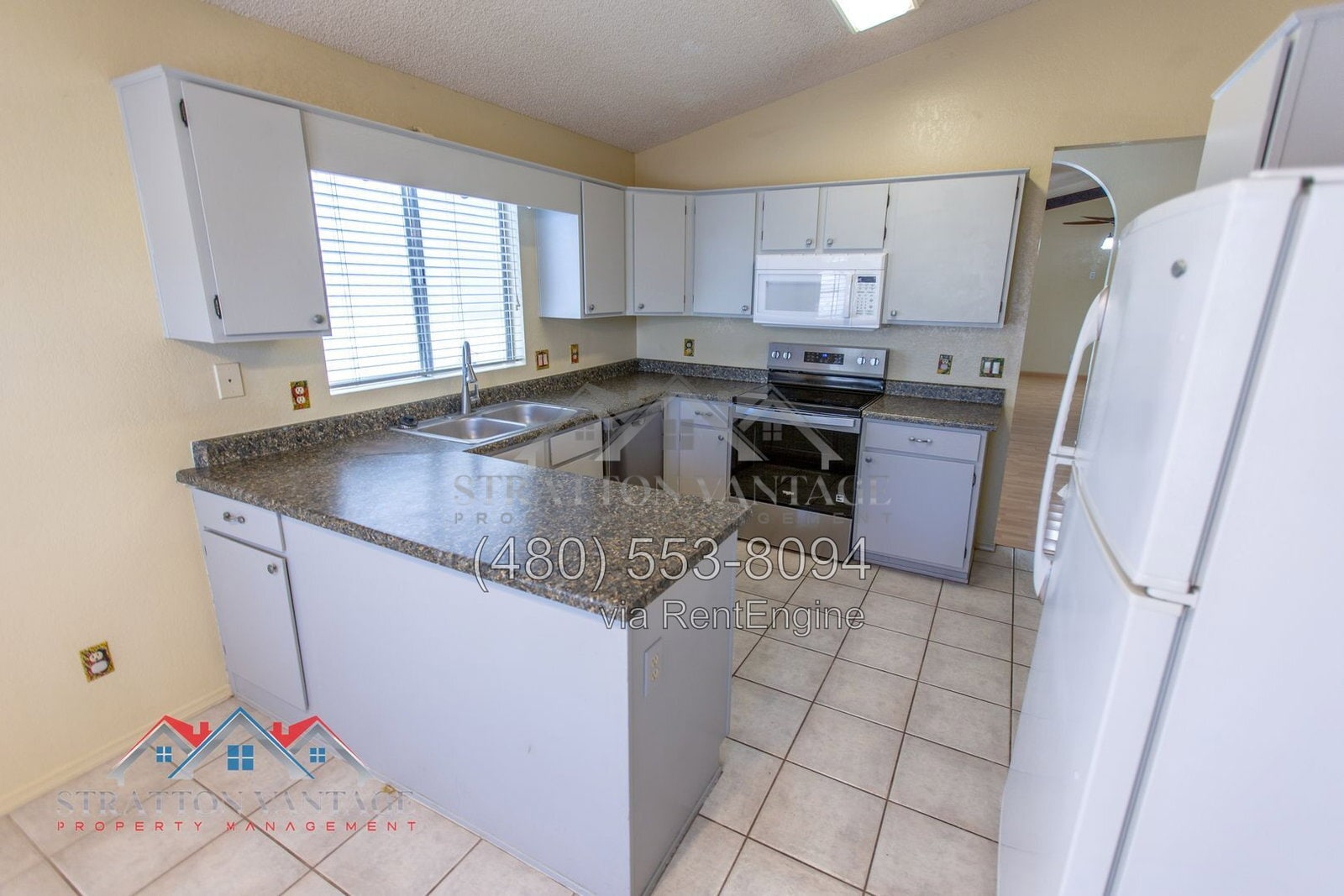 Building Photo - 15006 N 85th Dr