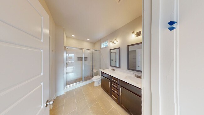 Building Photo - Modern Comfort Meets Everyday Convenience in Clarksville