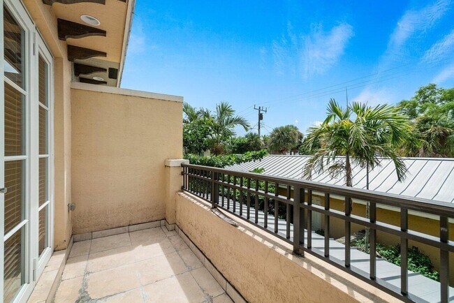 Building Photo - 811 S Federal Hwy