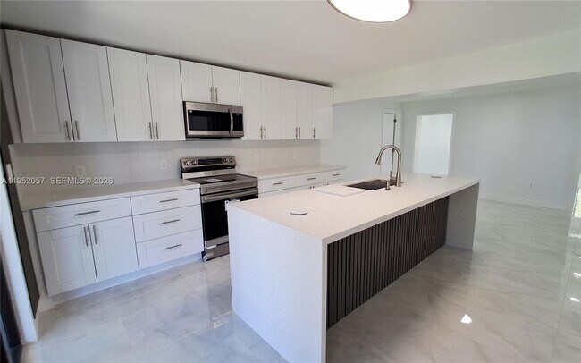 Building Photo - 216 Shadow Way