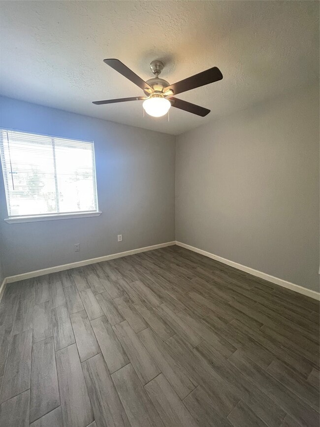 Building Photo - 7622 Bubbling Spring Ln