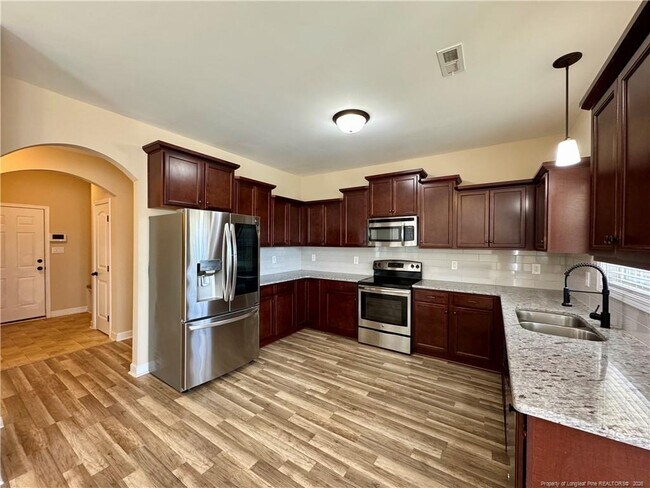 Building Photo - 119 Wedgefield Dr