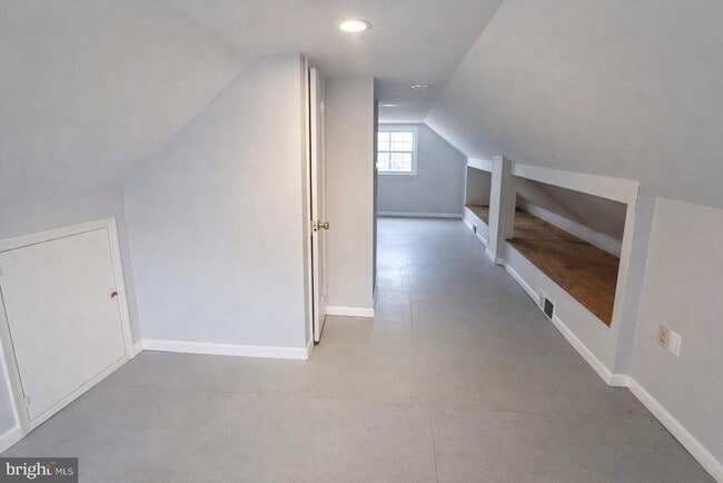 Building Photo - 9204 51st Ave