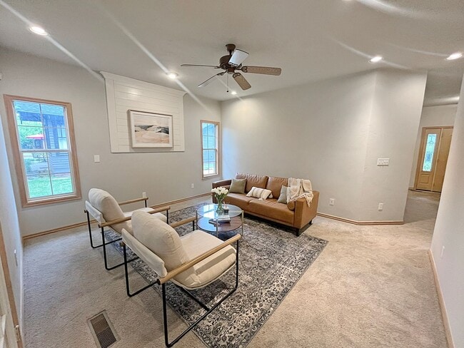 Building Photo - Historic Charm Meets Modern Living!