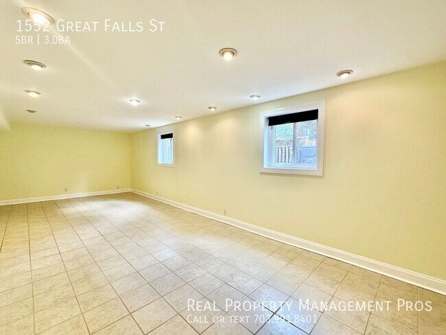 Building Photo - 1552 Great Falls St
