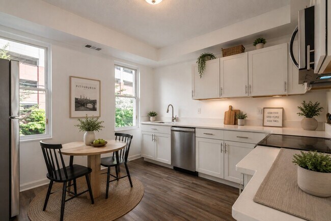 Building Photo - 4415 Garwood Way