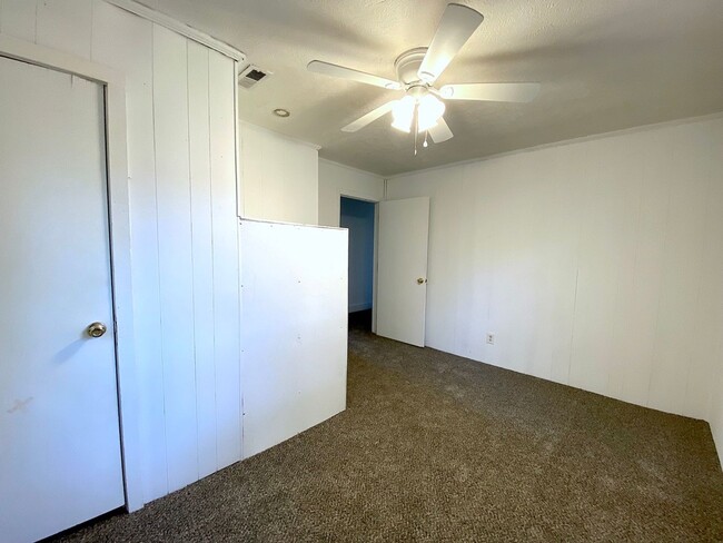 Building Photo - 3 BD/ 1BA Hidden Gem!