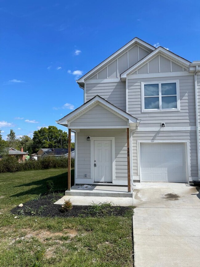 Building Photo - 3 Bedroom 2.5 Bath Townhouse in Columbia! ! Apply-your application fee will be credited to your f...