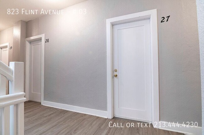 Building Photo - 823 N Flint Ave