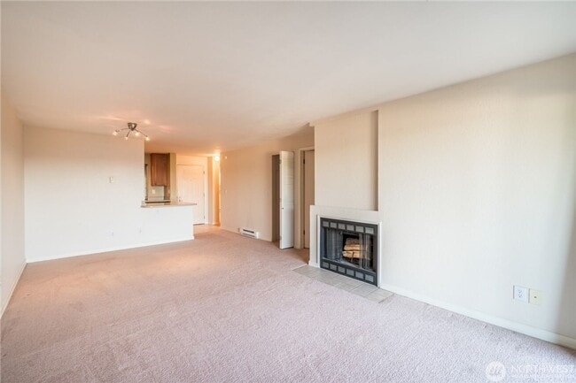 Building Photo - Lake Sammamish View Condo For Lease