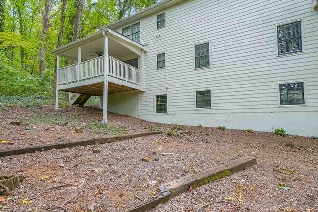 Building Photo - 317 E Claiborne Ct