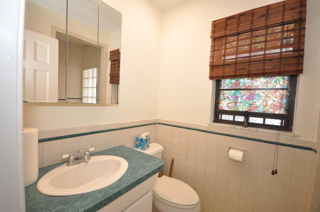 Building Photo - 10 Evergreen Dr