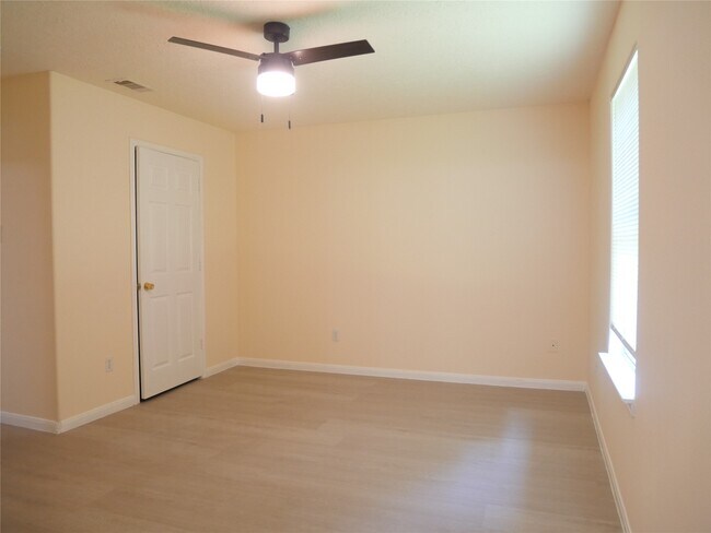 Building Photo - 6603 Schambray St