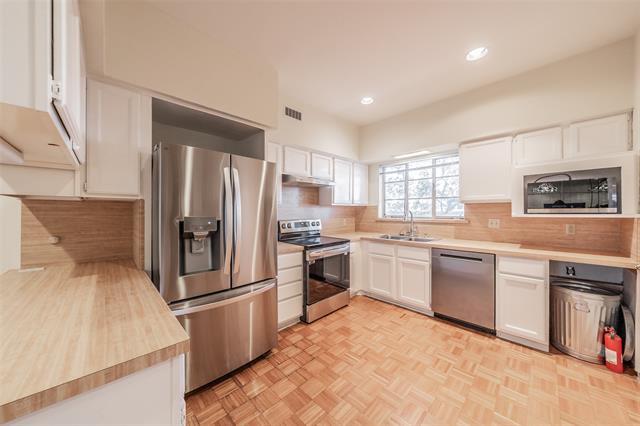 Building Photo - 6205 Greenway Rd