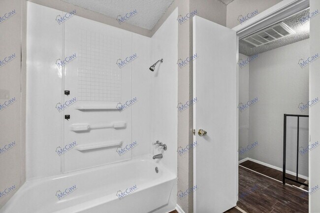 Building Photo - 2198 Aspen Dr
