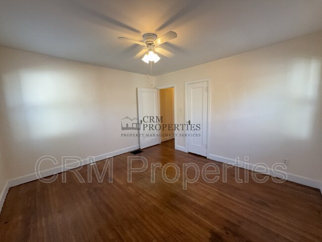 Building Photo - 933 N Linwood Ave