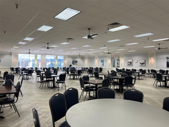 Building Photo - 690 Saxony Way