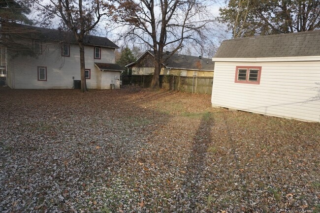 Building Photo - 65 Sycamore Cir