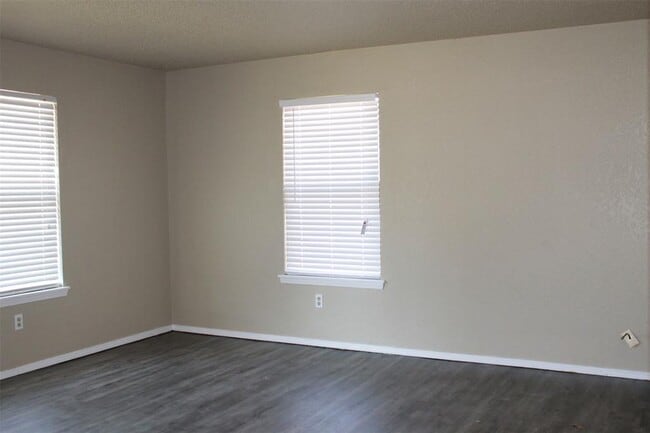 Building Photo - 8511 Justin Pl