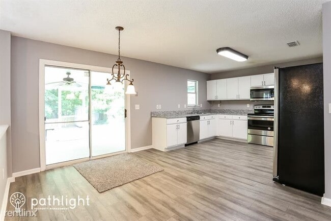 Building Photo - 5 br, 3 bath House - 13501 Ashford Wood Co...