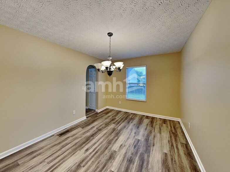 Building Photo - 5116 Sand Ct