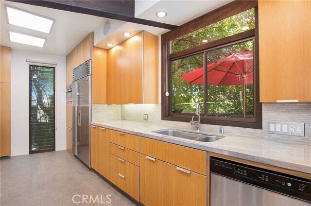 Building Photo - 785 Alta Vista Way