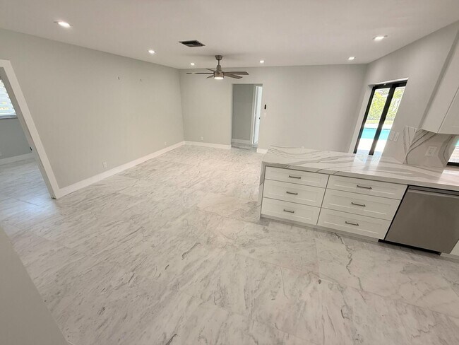 Building Photo - 4760 NW 5th Ln