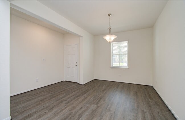 Building Photo - 8414 Beacon Bay Cir