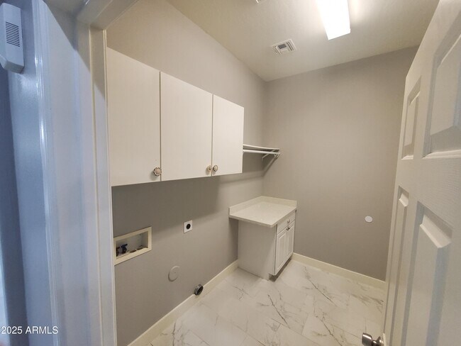 Building Photo - 26111 N 67th Dr