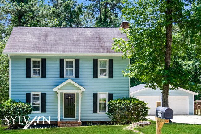 Primary Photo - The living is easy in this 3 bedroom, 2 ba...