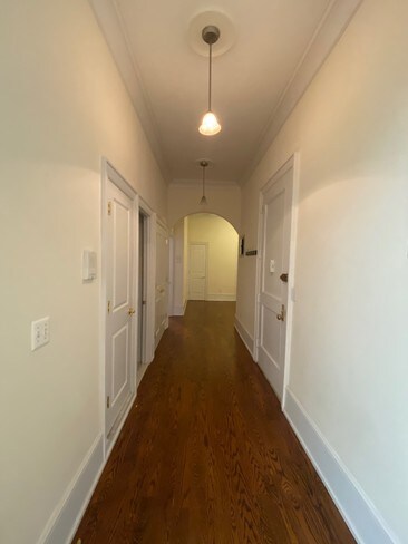Building Photo - 169 W 76th St