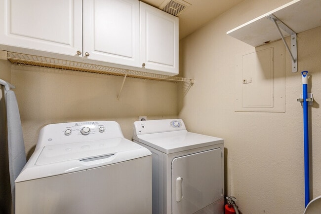 Building Photo - 15095 N Thompson Peak Pkwy