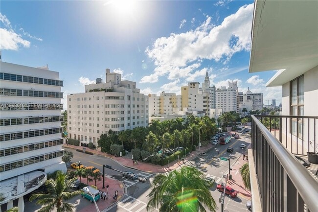 Building Photo - 1800 Collins Ave
