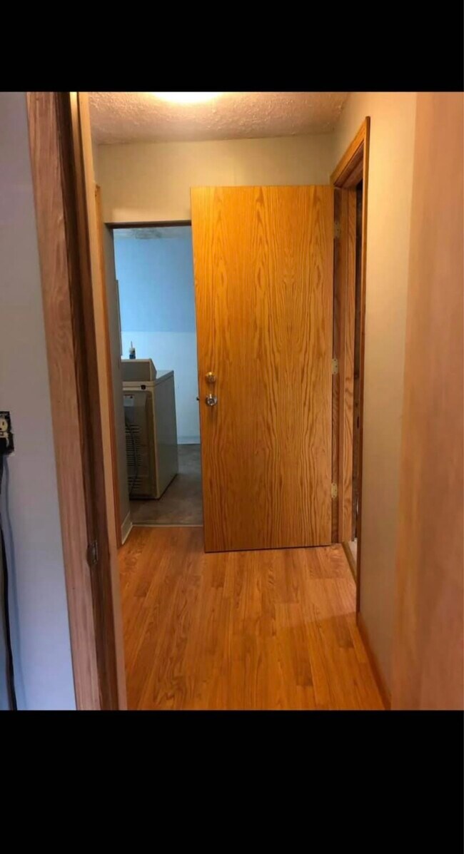 Building Photo - 608 N West St