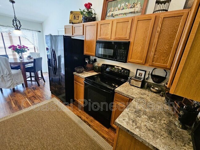 Building Photo - 4521 Gulfwinds Dr