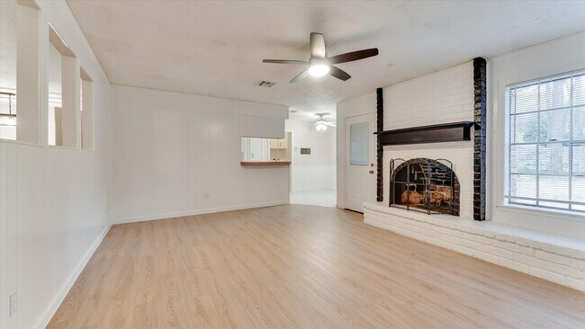 Building Photo - 12702 Ravensway Dr