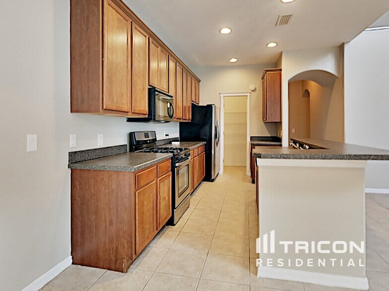 Building Photo - 6720 Guilford Crest Dr