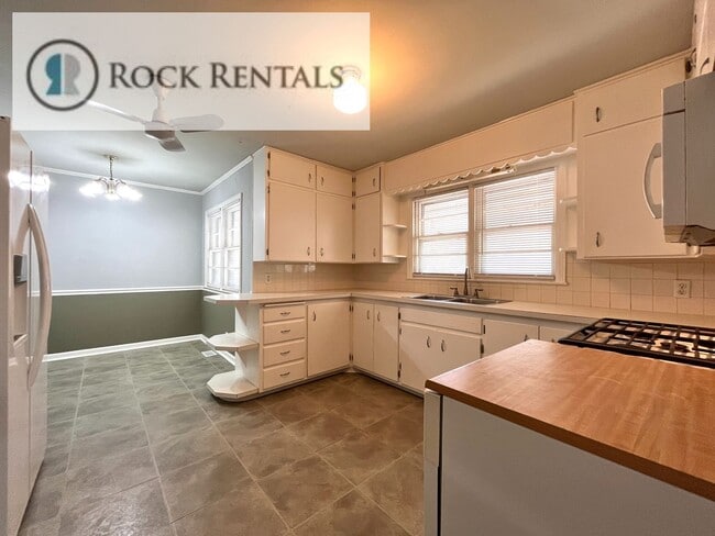 Building Photo - Cute 2 Bed 1 Bath House in Great Neighborhood