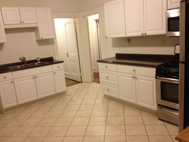 Building Photo - 105 Wilson St