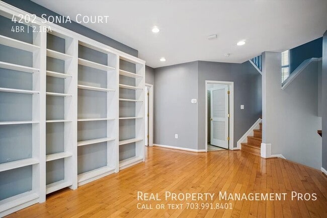 Building Photo - 4202 Sonia Ct