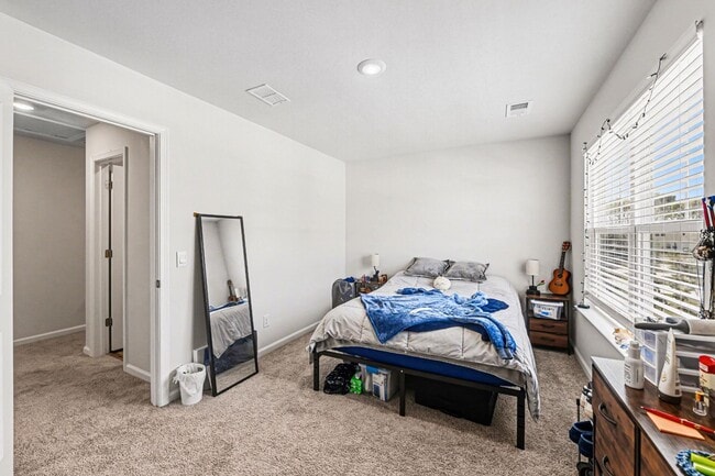 Building Photo - 8859 Shovelnose Ct