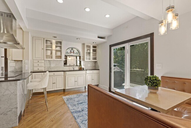 Building Photo - 2730 Oak Valley Dr