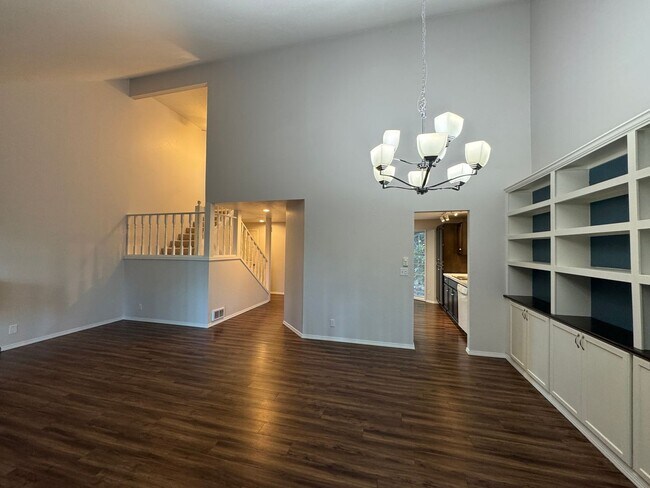 Building Photo - Poulsbo - perfectly charming 2 story with main floor primary suite